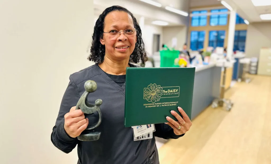 Maria Dagraca got the DAISY Award